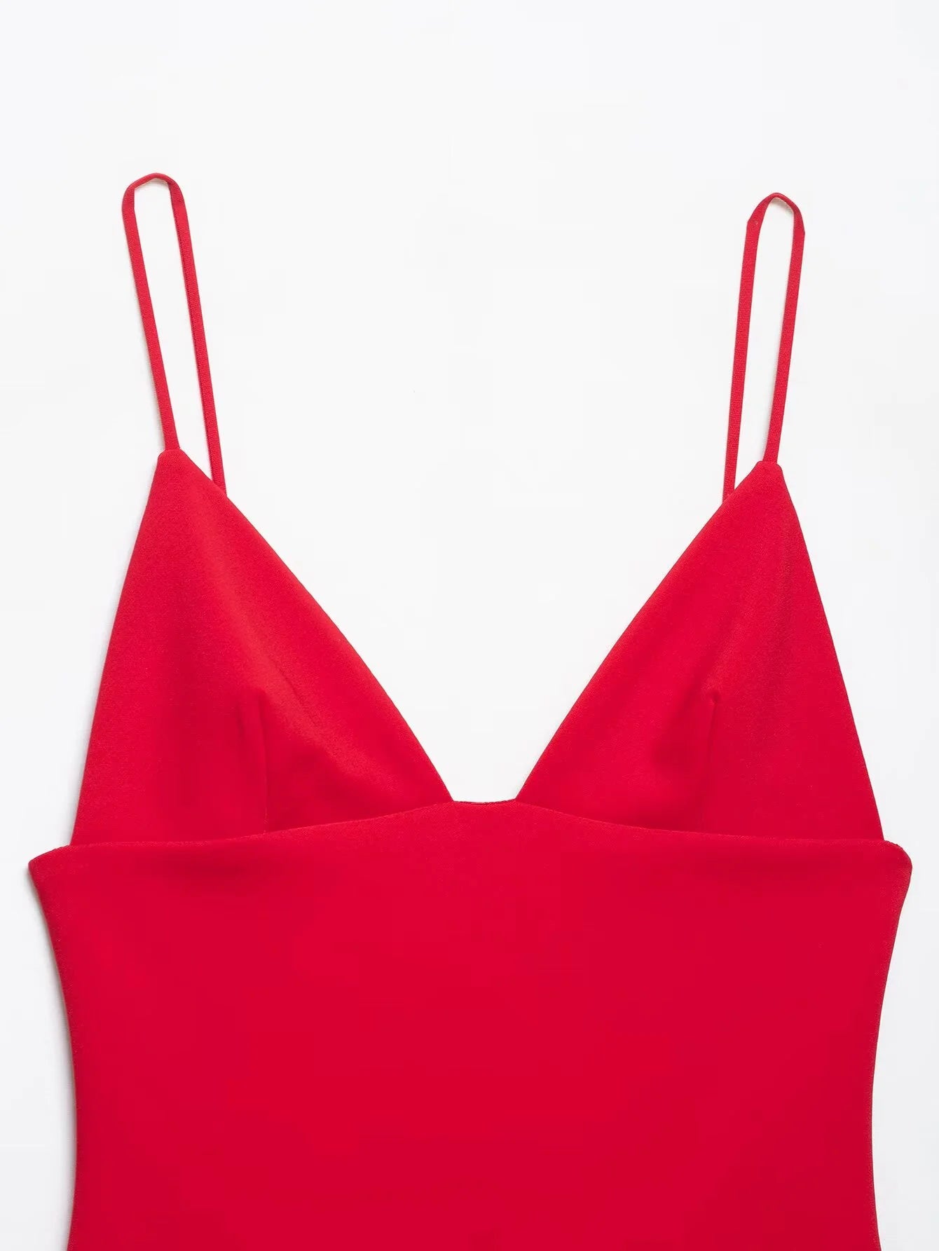 Arielle – Rotes Minikleid mit Rosenblüten-Saum & Spaghettiträgern