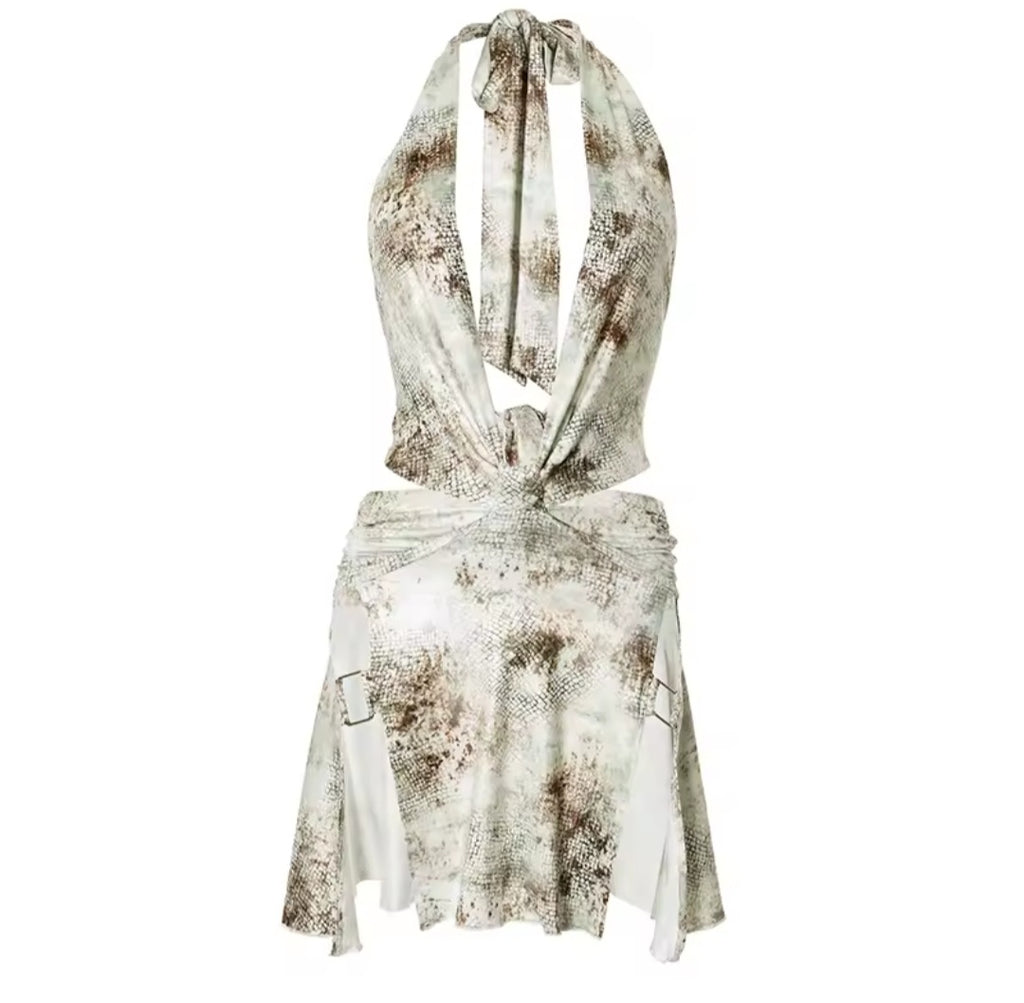 Serpentina – Sexy Cut-Out Minikleid mit Schlangenhaut-Print