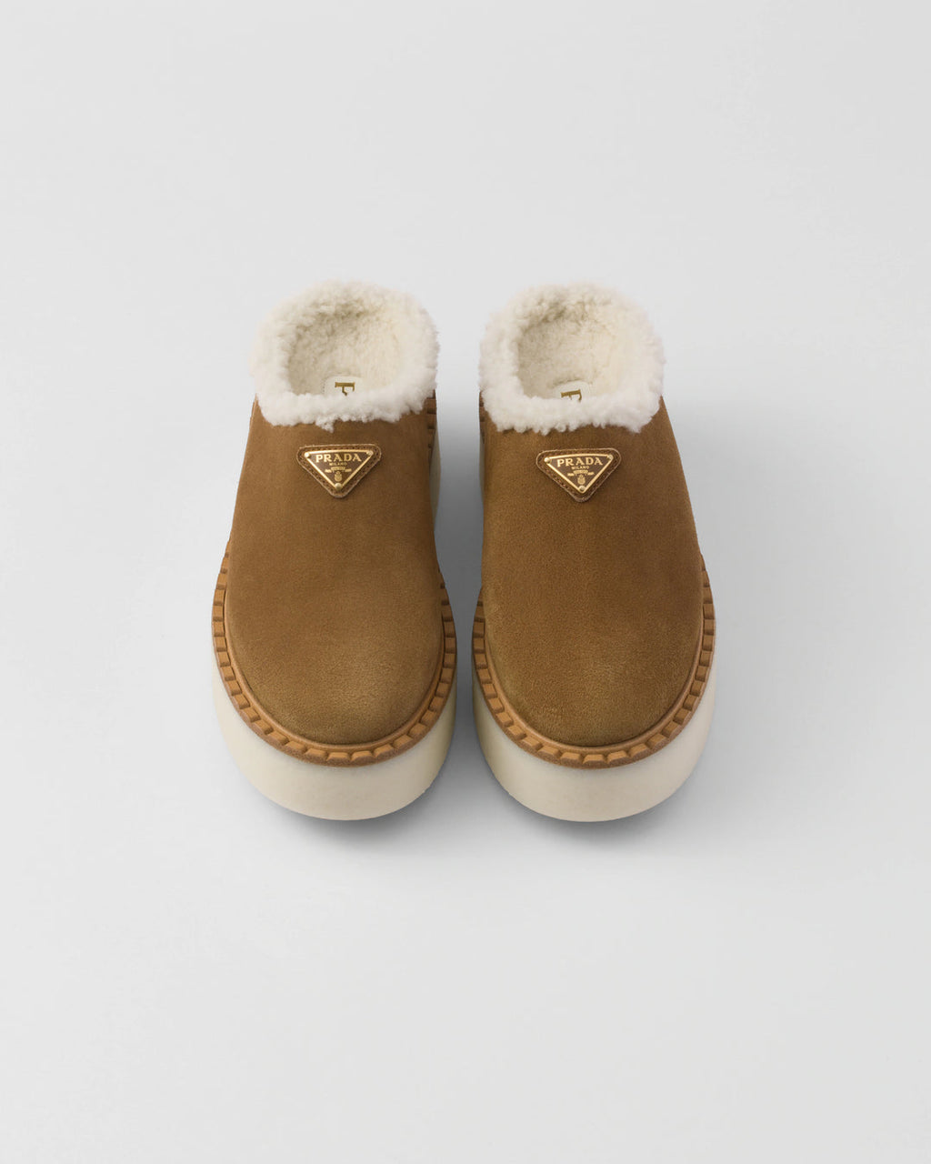 Winterslipper – Warme Hausschuhe aus Wildleder