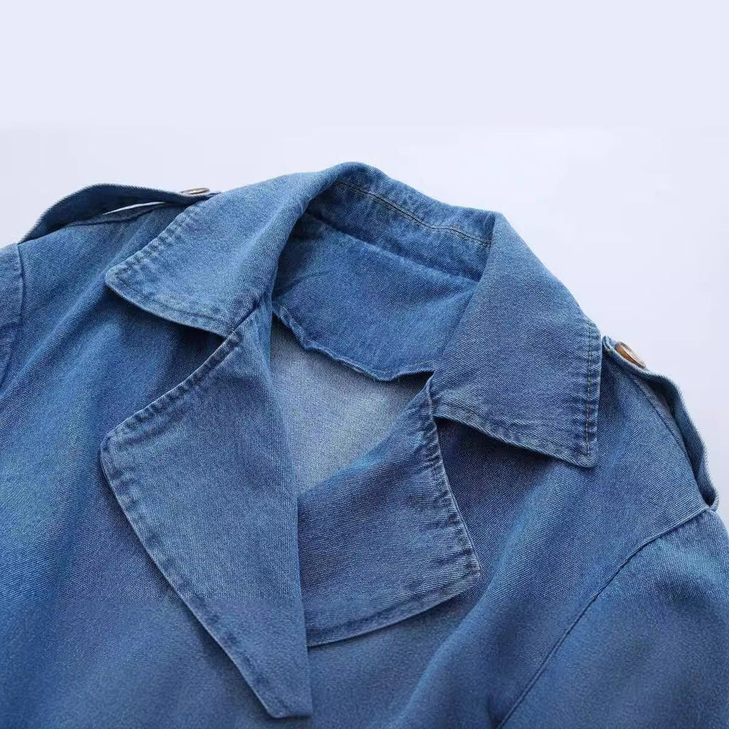 Langer Jeans-Trenchcoat Damen – Stylischer Denim Mantel mit Gürtel und Knöpfen