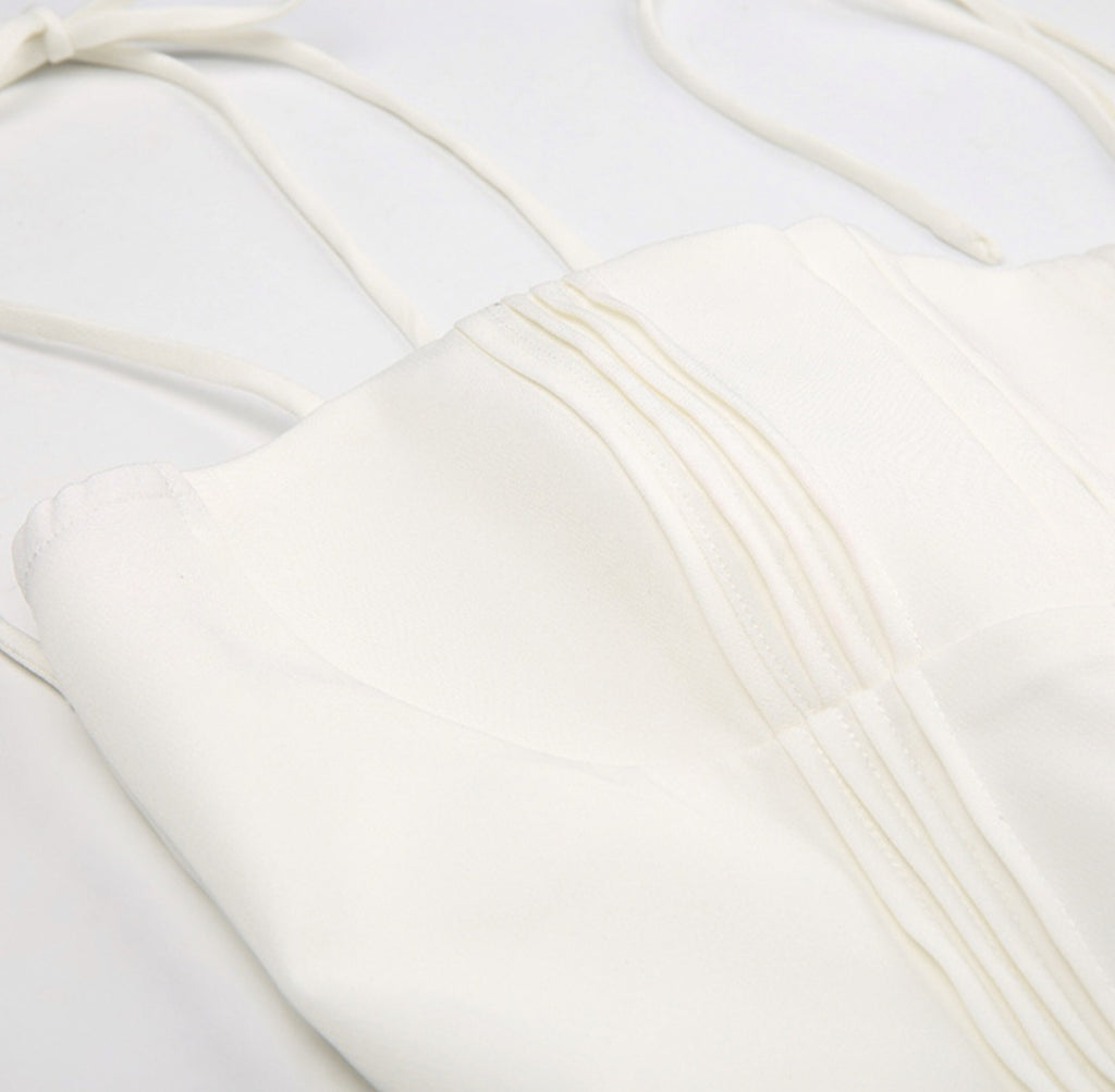 White Romance – Corsagenkleid mit Bindeträgern