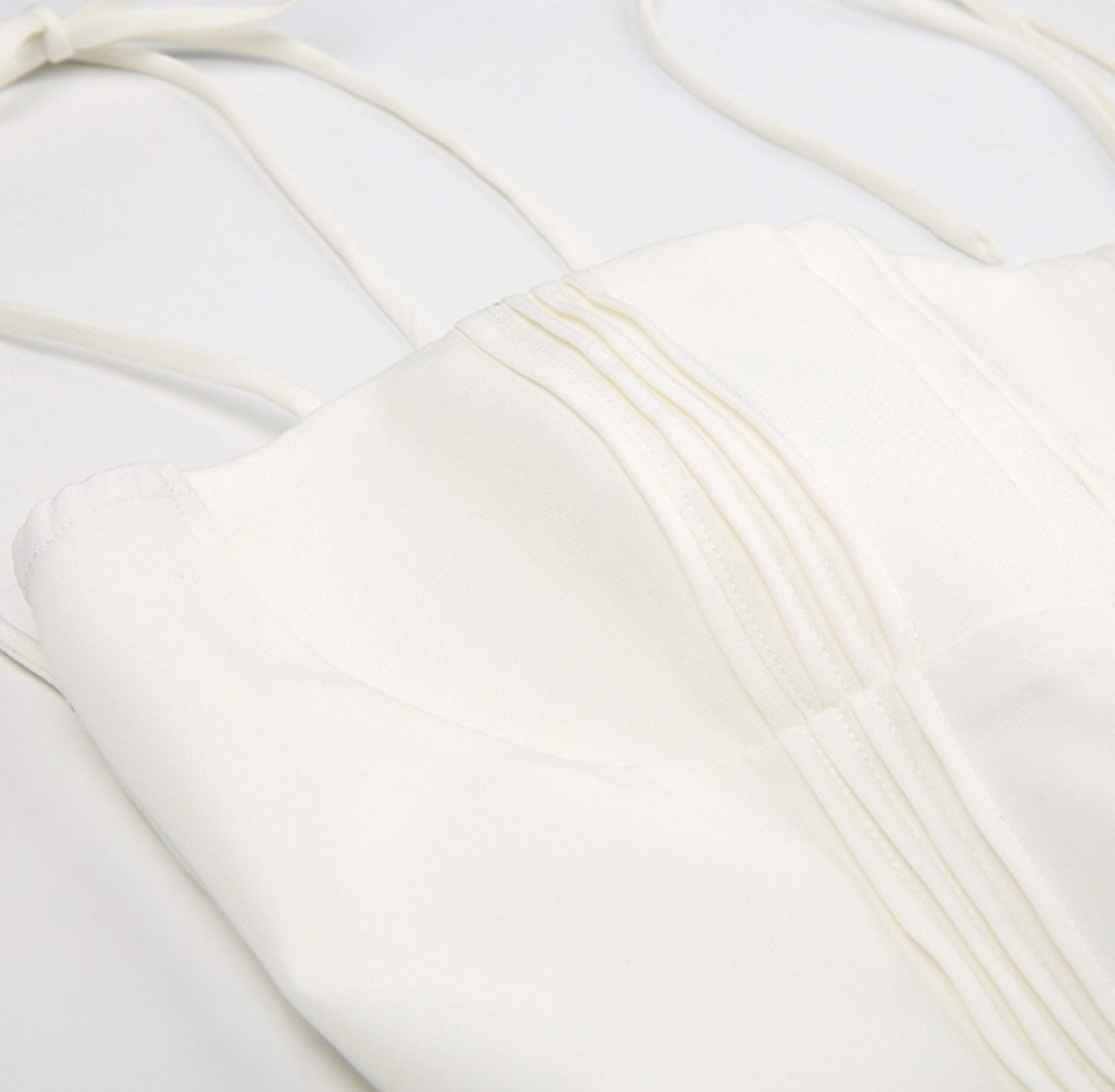White Romance – Corsagenkleid mit Bindeträgern