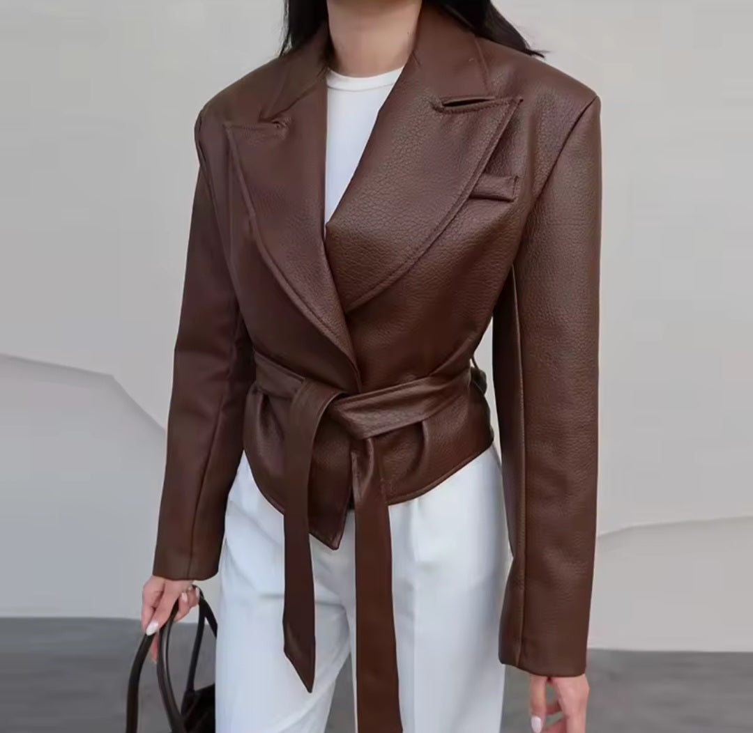 Luxe Damen Lederblazer mit Bindegürtel – Elegante Jacke