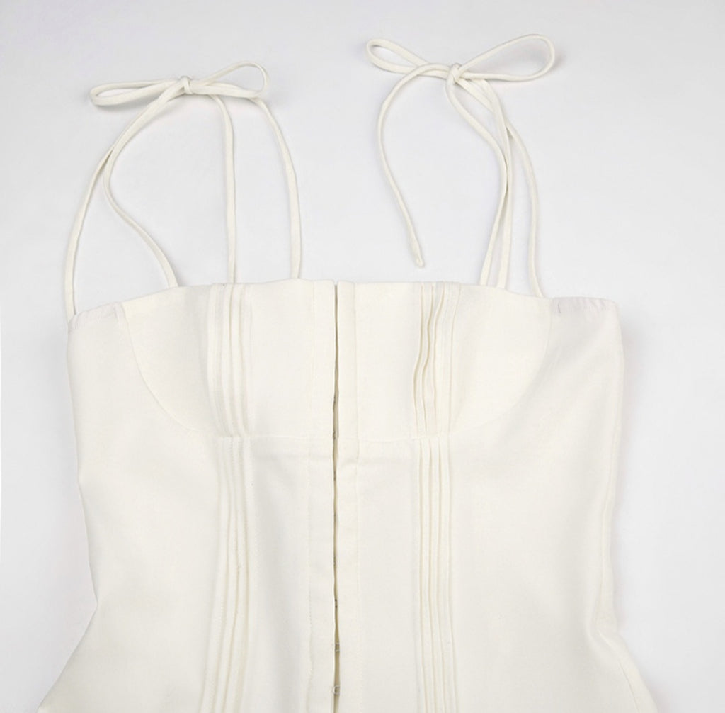 White Romance – Corsagenkleid mit Bindeträgern