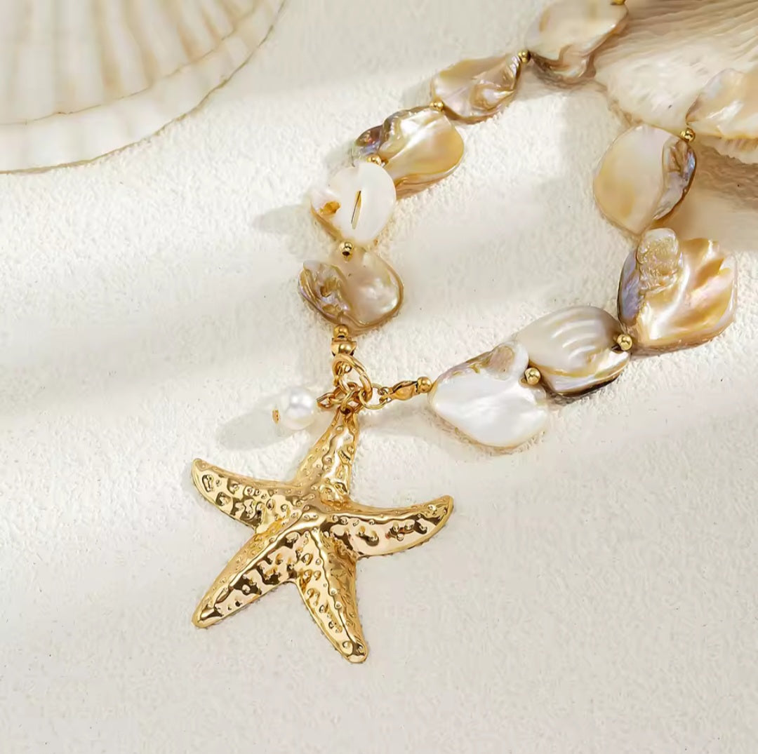 Seastar Shell – Statement-Halskette mit Muscheln & Seestern-Anhänger