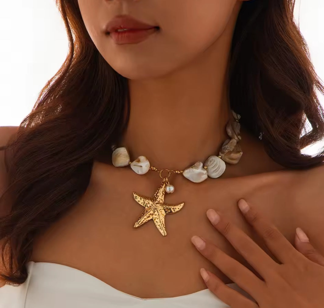 Seastar Shell – Statement-Halskette mit Muscheln & Seestern-Anhänger
