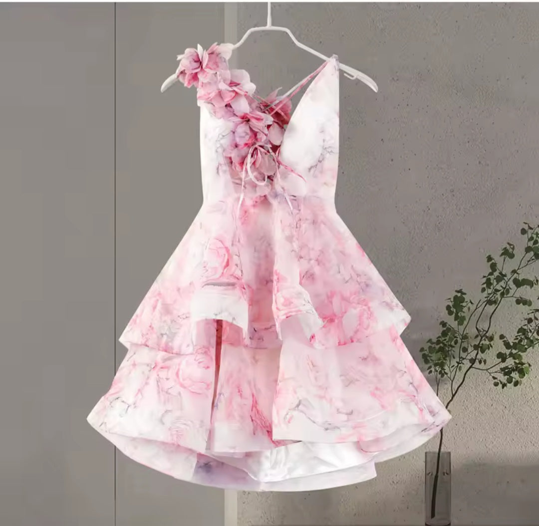 ARIA BLOOM – Das Statement-Dress mit 3D-BlütenFemininer Look, starker Auftritt
