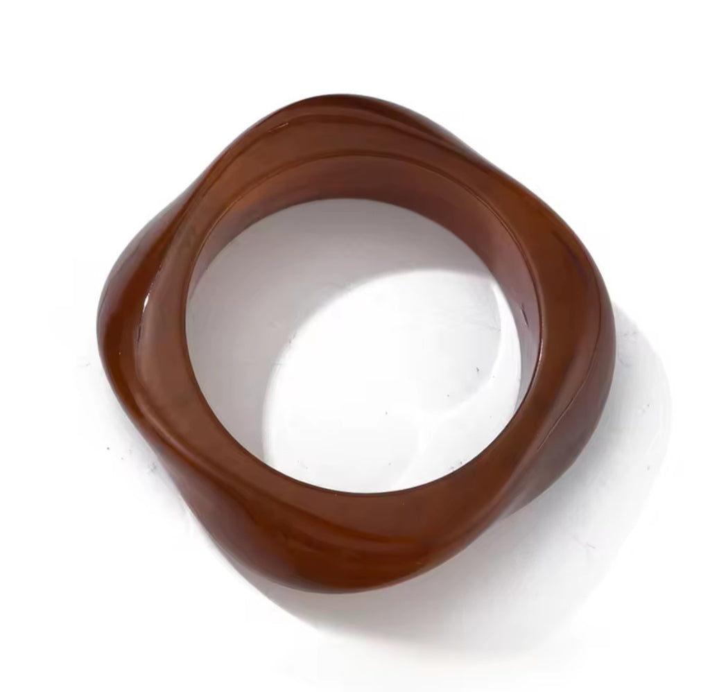 LUMA Curves – Chunky Resin Armreifen in Bernstein, Elfenbein & Mokka