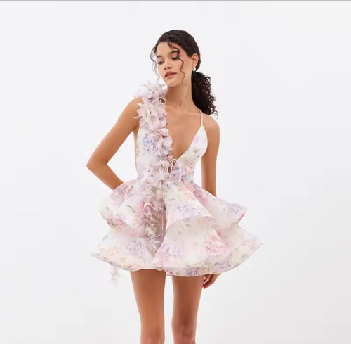 ARIA BLOOM – Das Statement-Dress mit 3D-BlütenFemininer Look, starker Auftritt