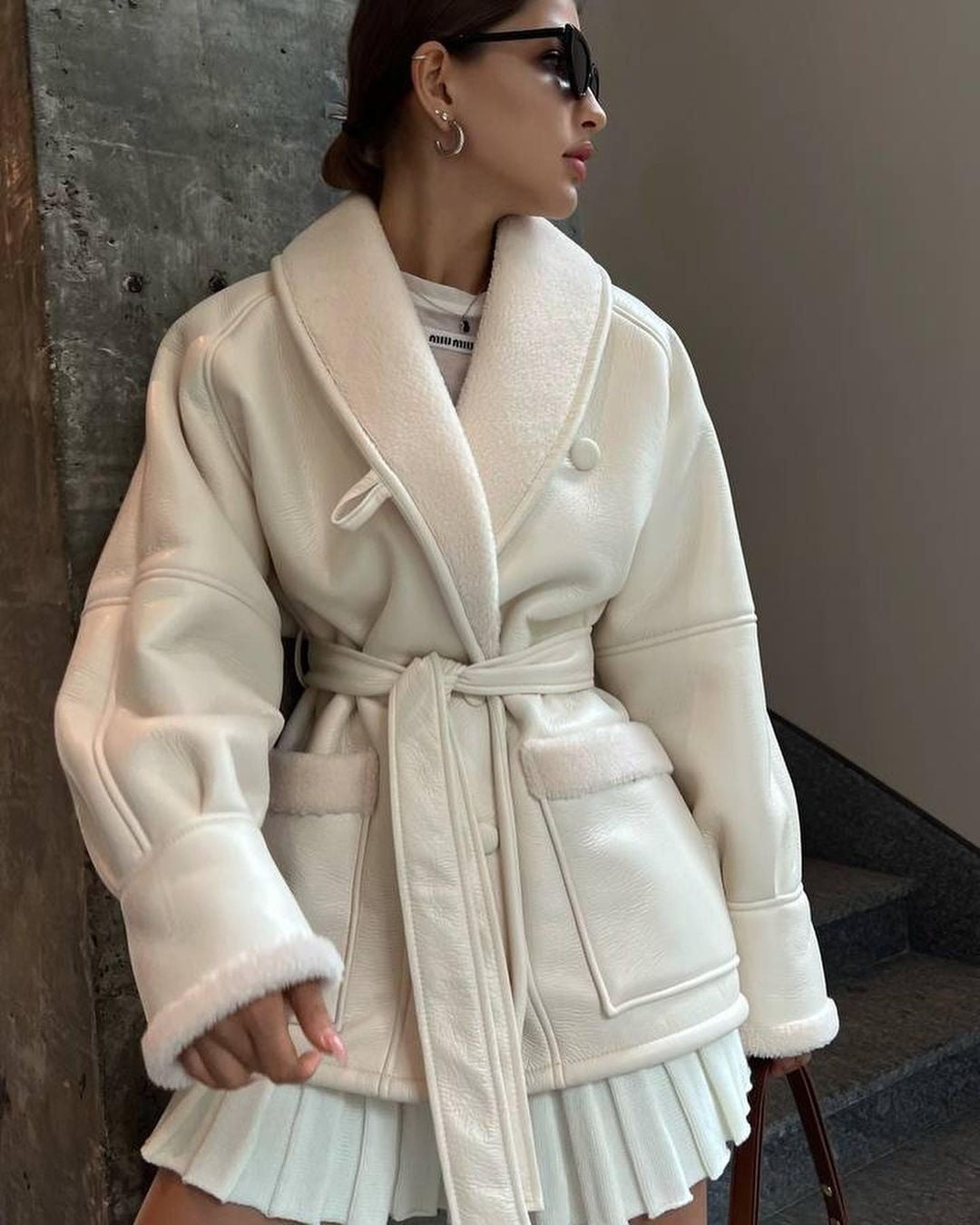 Elegant Cozy Damen Kunstlederjacke mit Fell & Bindegürtel