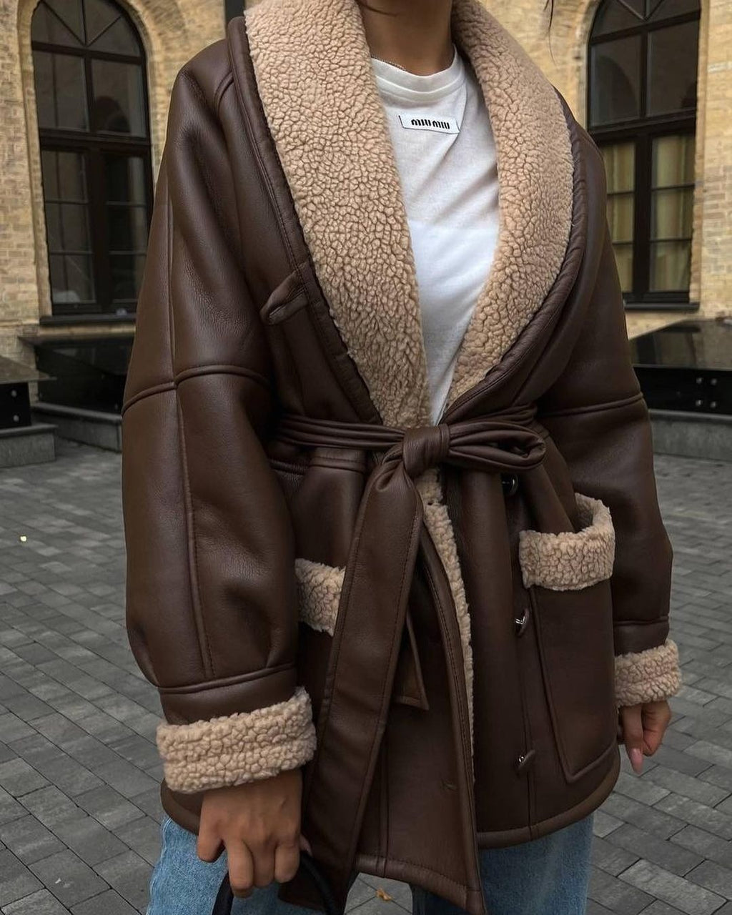 Elegant Cozy Damen Kunstlederjacke mit Fell & Bindegürtel